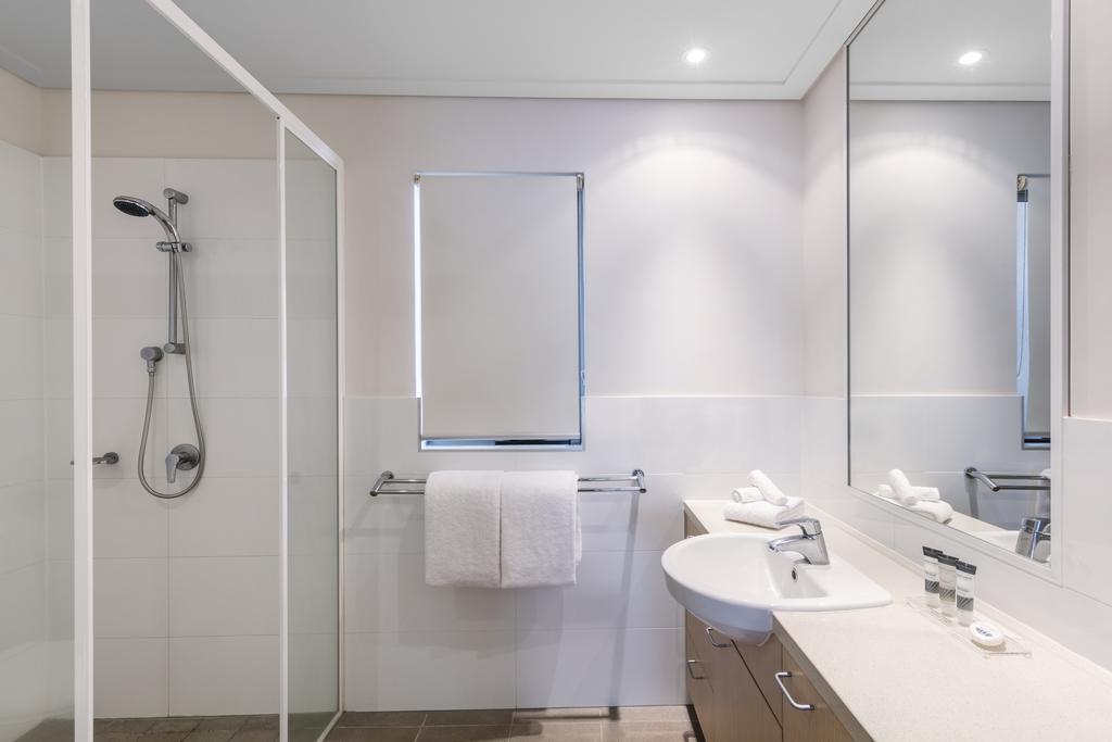 One-Bedroom Apartment - Poolside - No Housekeeping
